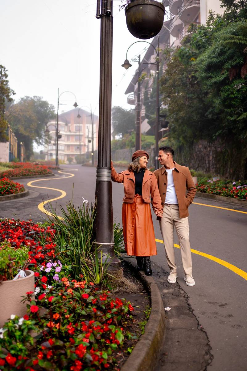 Ensaio de casal na Rua Torta, em Gramado